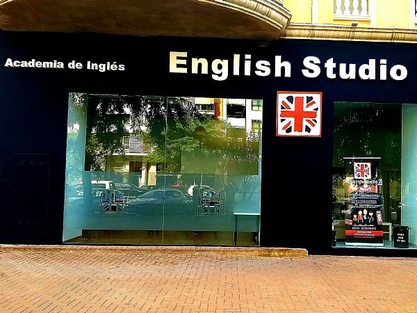 LA ACADEMIA DE INGLES EN DENIA